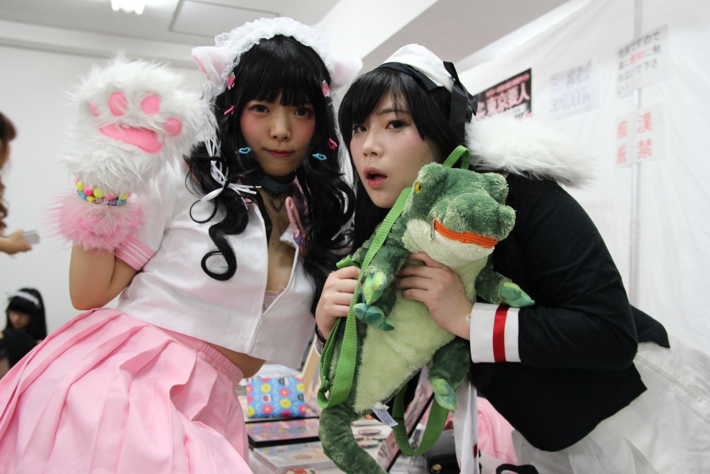 むちフェス02~肉感アート展~<その2>4階の風景~美しきコスプレイヤー達の集うフロアは大盛況!ROM販売&撮影会が熱い!!