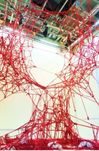ロープアーティスト一鬼のこ×つながる赤い縄の世界 -『Red』の撮影現場へ-
