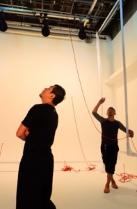 ロープアーティスト一鬼のこ×つながる赤い縄の世界 -『Red』の撮影現場へ-