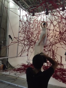 ロープアーティスト一鬼のこ×つながる赤い縄の世界 -『Red』の撮影現場へ-