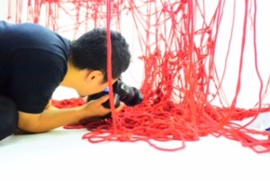ロープアーティスト一鬼のこ×つながる赤い縄の世界 -『Red』の撮影現場へ-